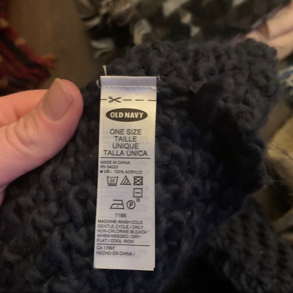 Bundle of Scarves - Picture 3 of 12